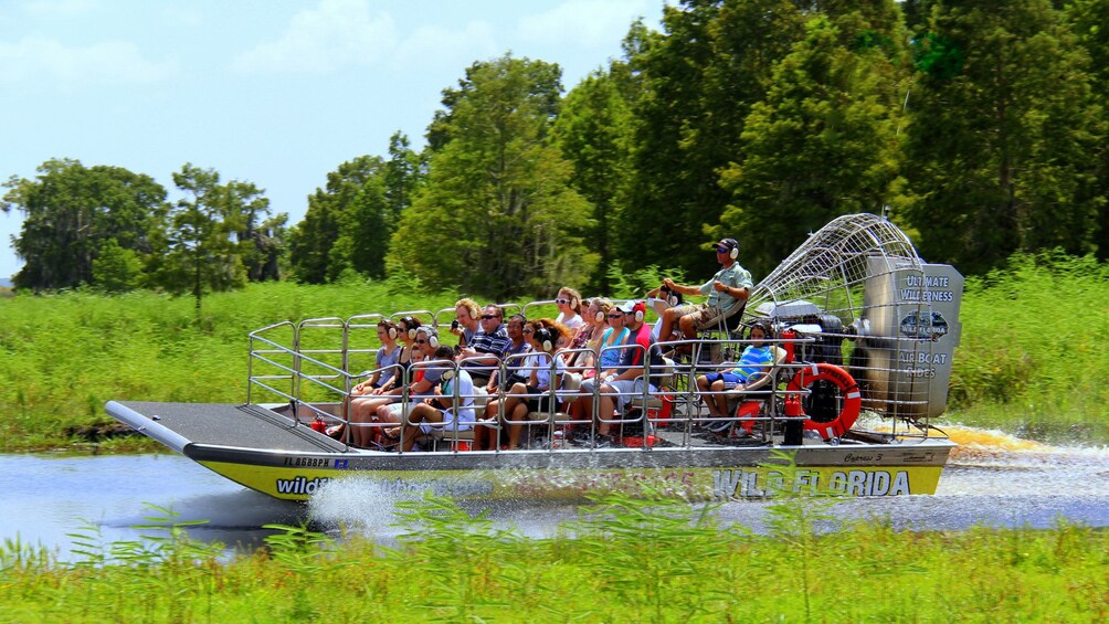 airboat-ride-with-transportation