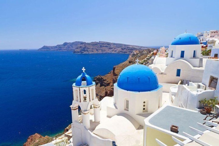 Santorini Explore Oia for 3 hours ( Roundtrip transport )