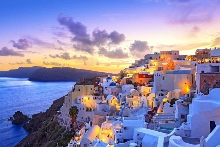 Santorini Explore Oia for 3 hours ( Roundtrip transport )