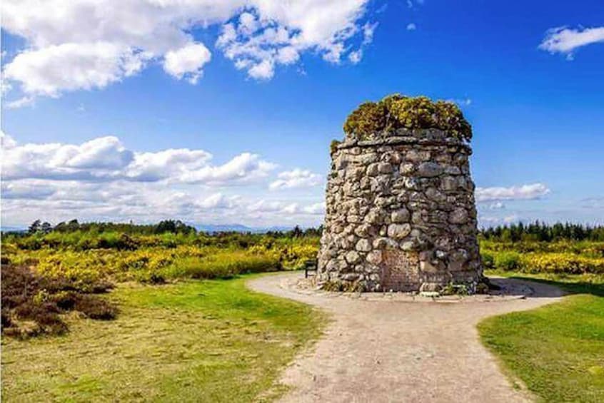 INVERGORDON PORT Tour of Culloden, Cairns & Cawdor Castle