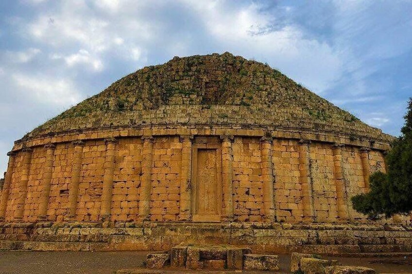 Tipaza and Cherchell Tour by Fancyellow