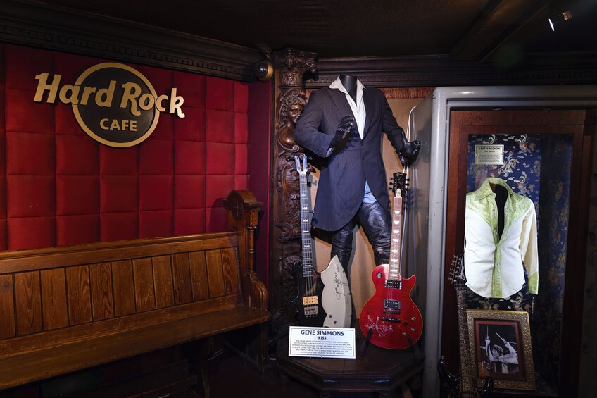 Hard Rock London Walking Tour with Optional Lunch