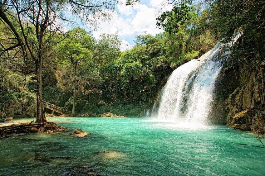 El Chiflon Waterfalls & Montebello Lakes Full-Day Tour