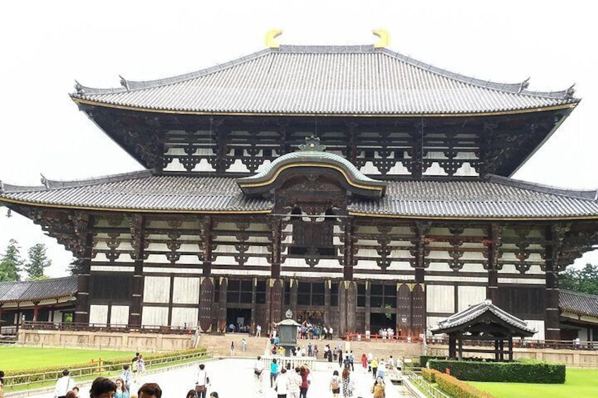 The majestic Main Hall of Todaiji Temple
