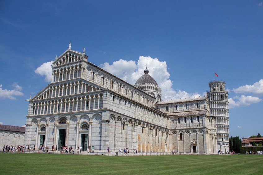 Gems of Tuscany: Florence & Pisa One Day Excursion from Rome