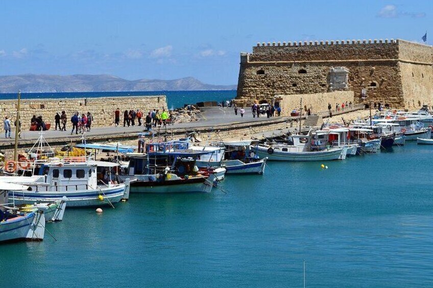 Knossos Palace - Archaeological Museum -Heraklion Town 