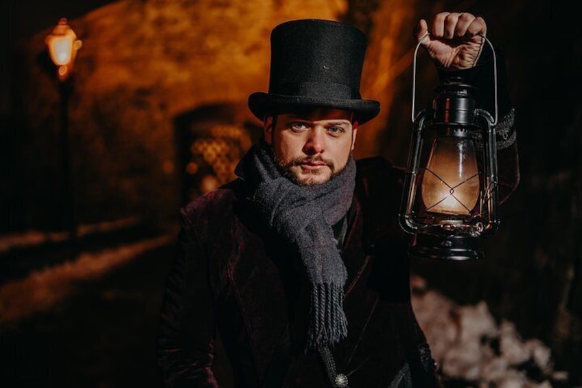 Night-Time Dark History and Vampire Walking Tour in Buda Castle District