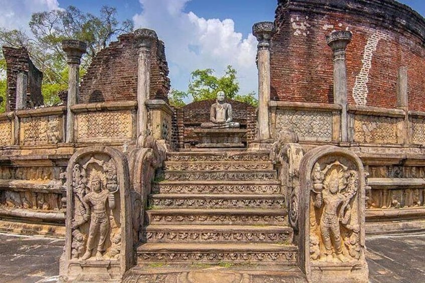 Polonnaruwa Day Excursion