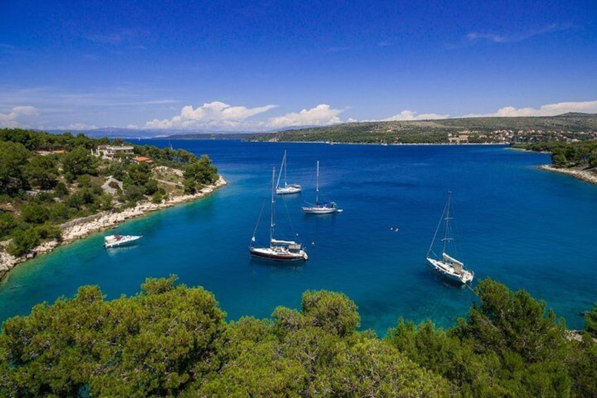 Explore west side of island Brač with Traditional Dalmatian boat