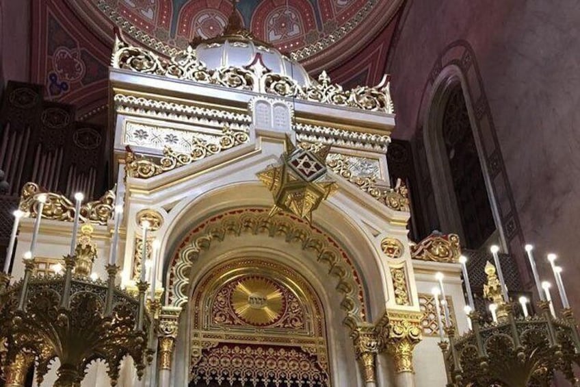 Arc of the Grand Synagogue