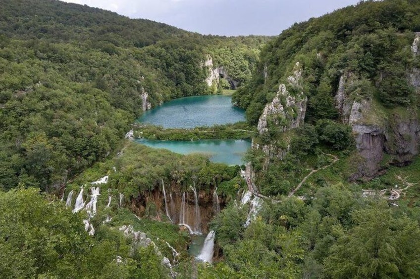 The natural park of Plitvice Lakes transportation, and return to Zadar