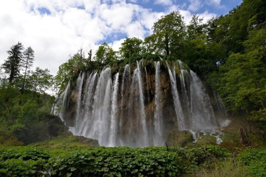 The natural park of Plitvice Lakes transportation, and return to Zadar