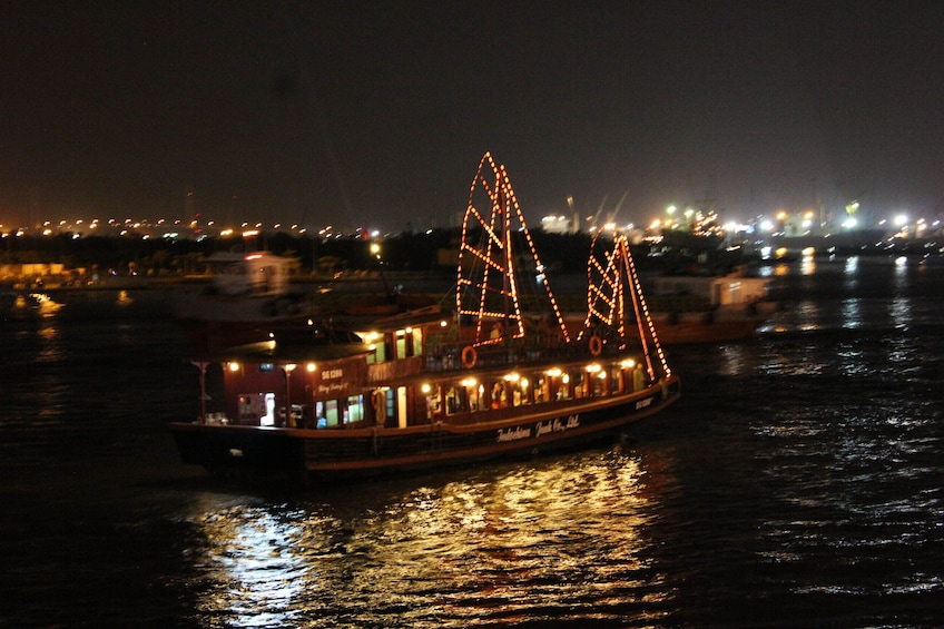 Saigon River Dinner Cruise with Water Puppet Show & Cyclo Tour