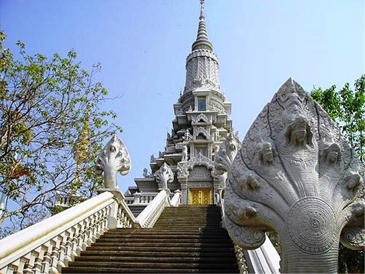 Private Tour to Oudong Mountain