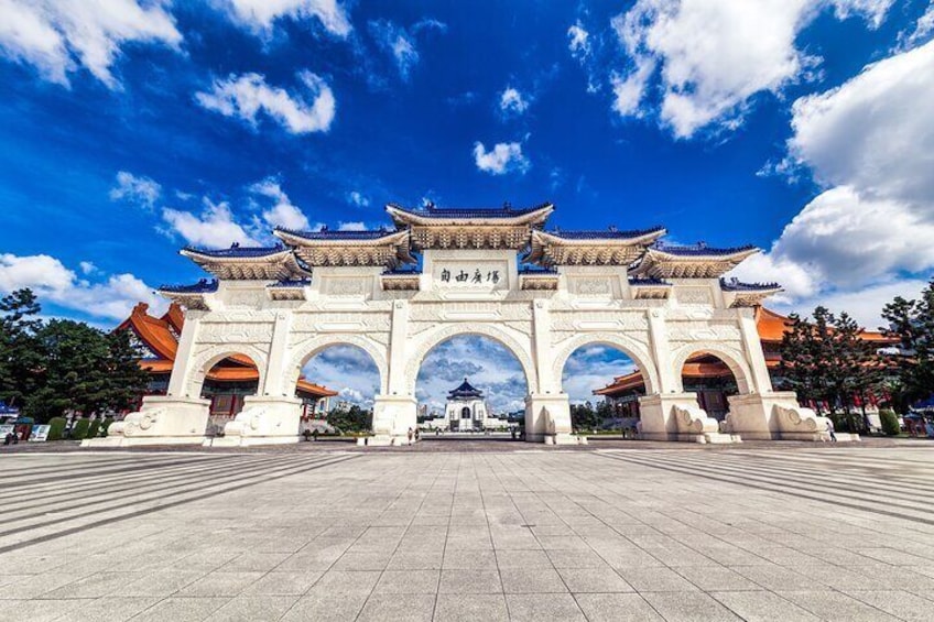 Taipei Timeout: Private 8-Hour Layover Adventures