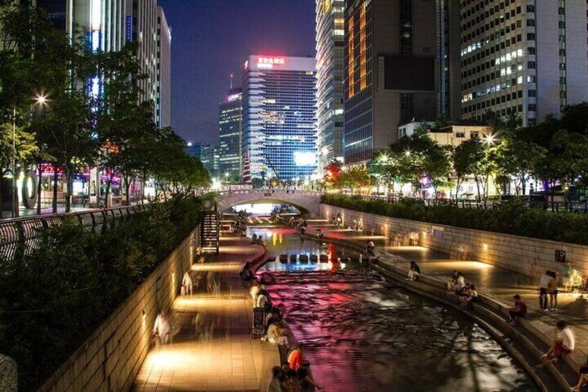 Chenggyecheon Stream in Seoul Night tour_PLK Travel