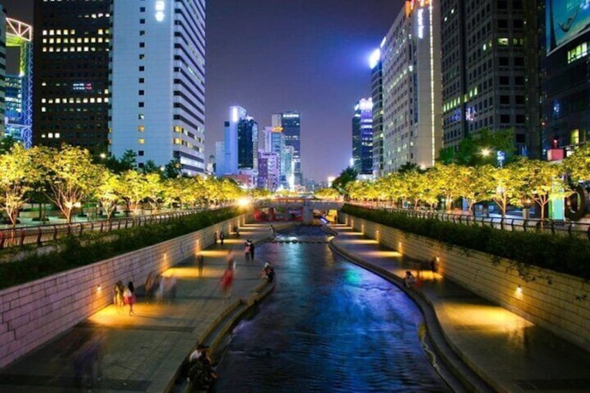Chenggyecheon Stream in Seoul Night tour_PLK Travel