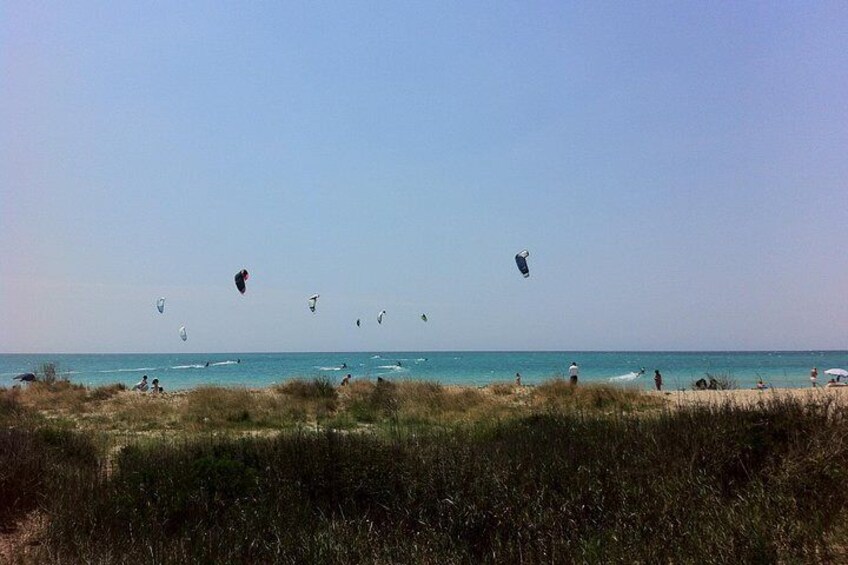 Small-Group Kiteboarding Lesson in Puglia