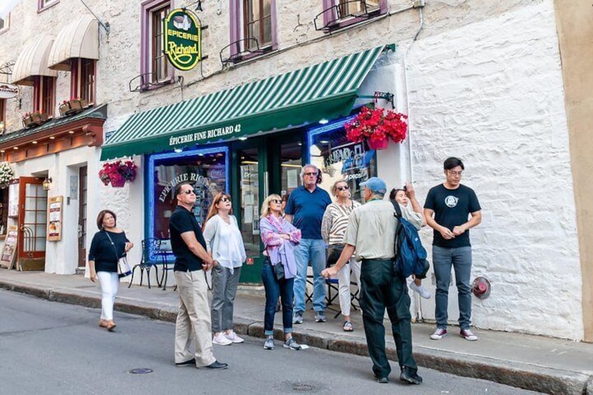 Amazing Old Quebec City Classique Walking Tour with 1 Funicular Ticket included