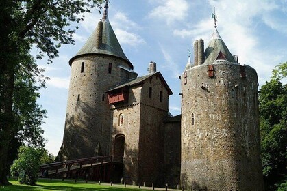 From Cardiff: Three Castles, Welsh Mountains & More Day Tour