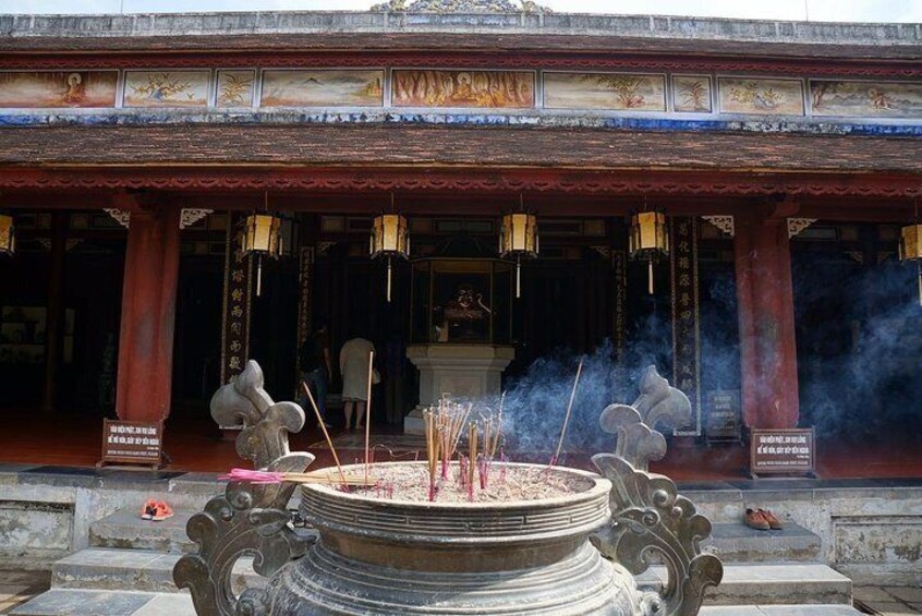 Hue Private Guided Tombs and Thien Mu Pagoda Tour