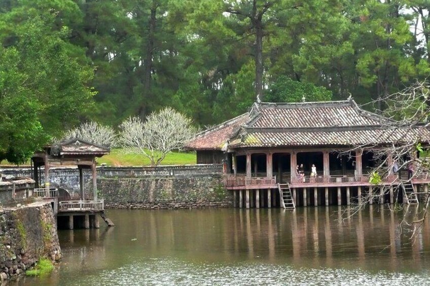 Hue Private Guided Tombs and Thien Mu Pagoda Tour