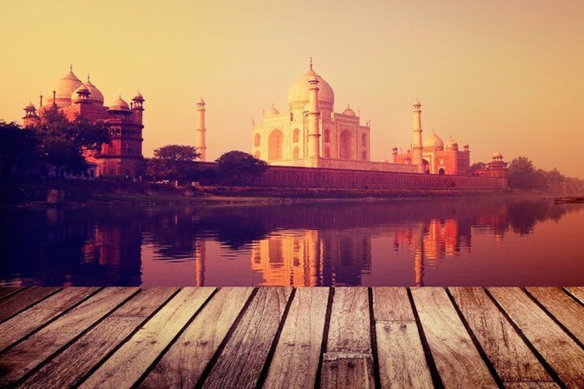 8 Days Delhi Agra Ranthambore Udaipur Jaipur Delhi Tour(Taj, Tigers & Lakes)