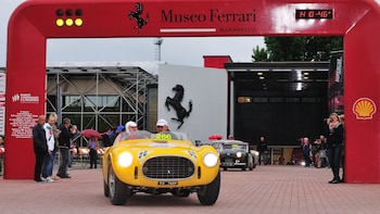 Ferrari Tour con pranzo e degustazione di aceto balsamico