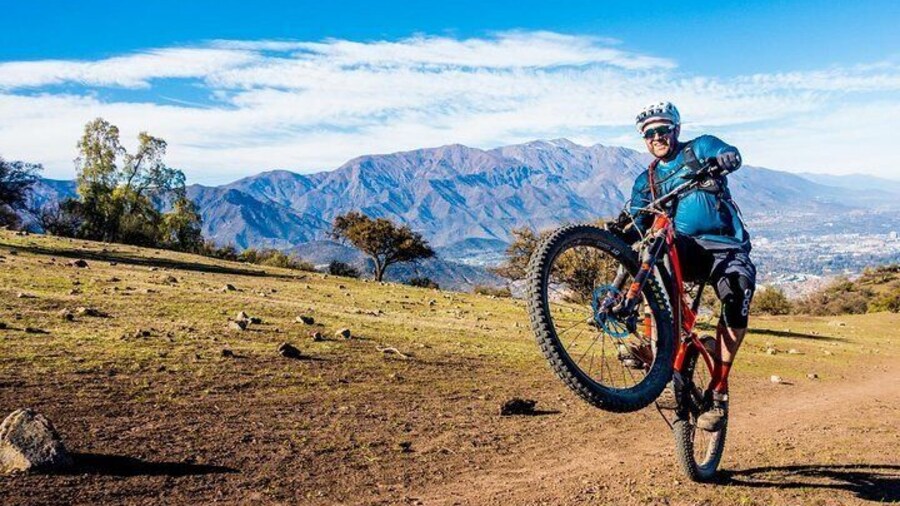 Private E- Mountain Bike Trip from Santiago in the Andes