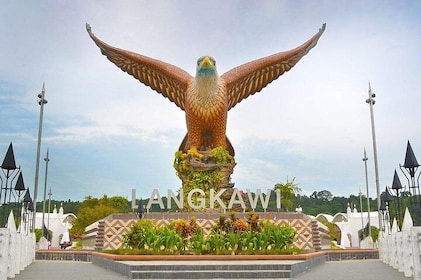 Langkawi City Tour with Crocodile and Bird Park Admission Ticket