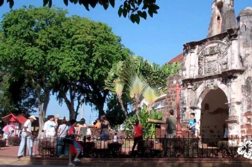 Porta de Santiago (A Famosa) 
