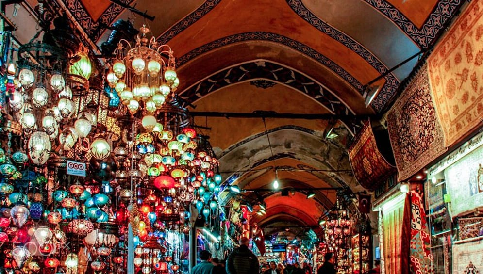 Skip-the-Line Hagia Sophia & Grand Bazaar Small-Group Tour