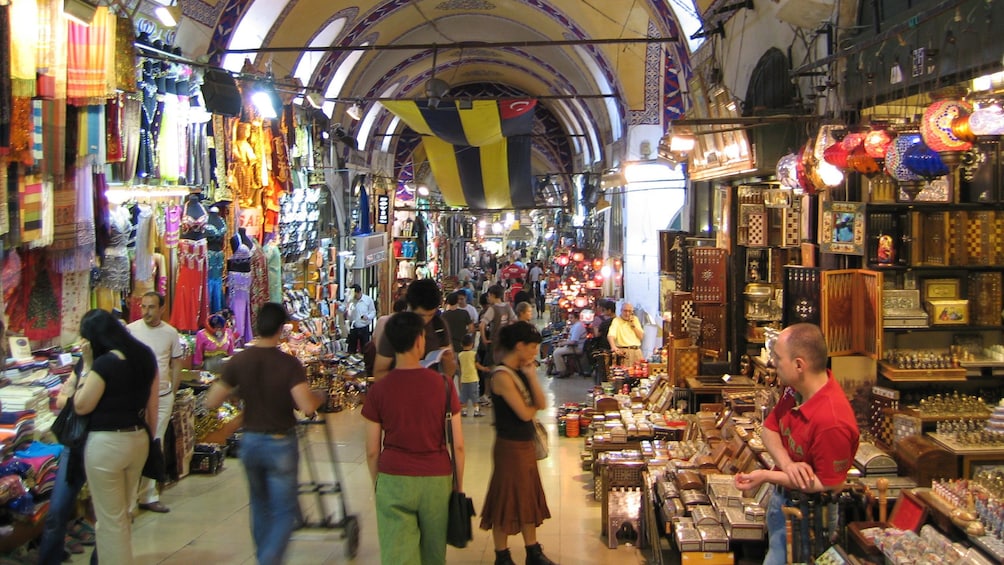 People shopping inside a bazaar in Istanbul 