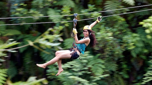 Regenwald-Zipline-Abenteuer mit Transfers und leichtem Mittagessen