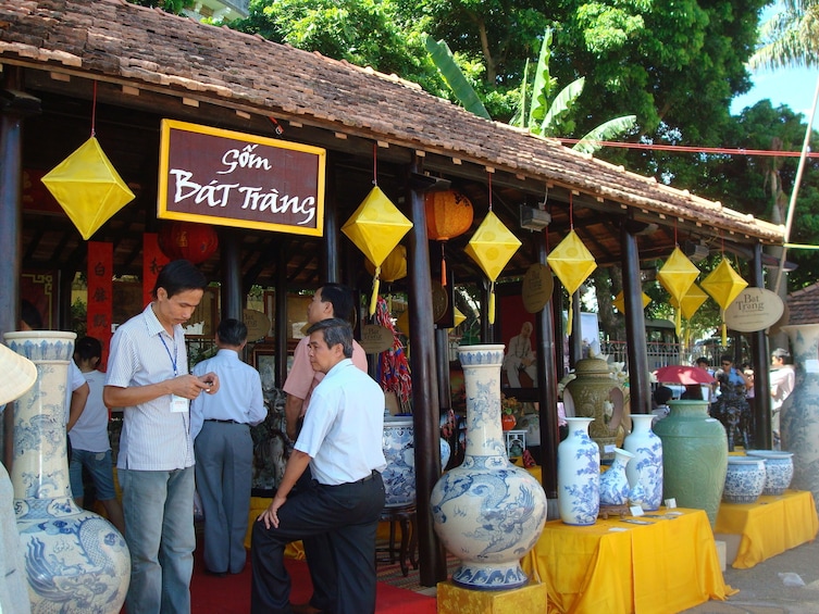Cycling to Bat Trang Pottery and Thanh Tri Villages