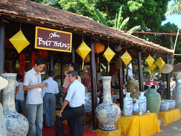 Fietsen naar Le Mat Snake Village & Bat Trang Pottery Village