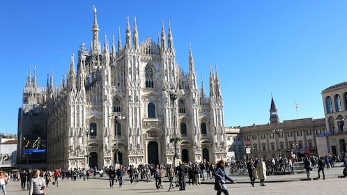 Oferta de entrada que combina el acceso sin colas al Duomo y una visita a s...