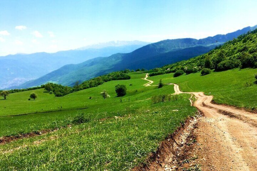 Private tour to Dilijan town, Yenokavan - active rest in Yell Extreme park