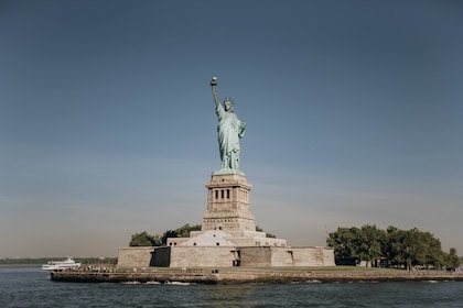 Accès exclusif au premier ferry pour la Statue de la Liberté et Ellis Islan...