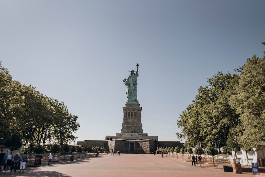  Exclusive First Ferry Access to Statue of Liberty & Ellis Island 