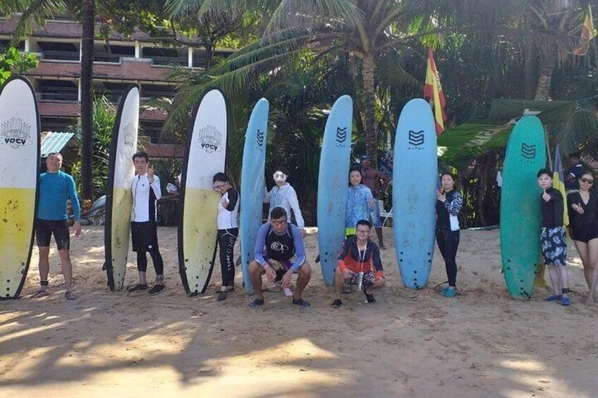 Newly trained students! Just after the surfing session.
