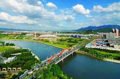 Private Day Trip to Yiwu International Trade City from Hangzhou by Bullet T...