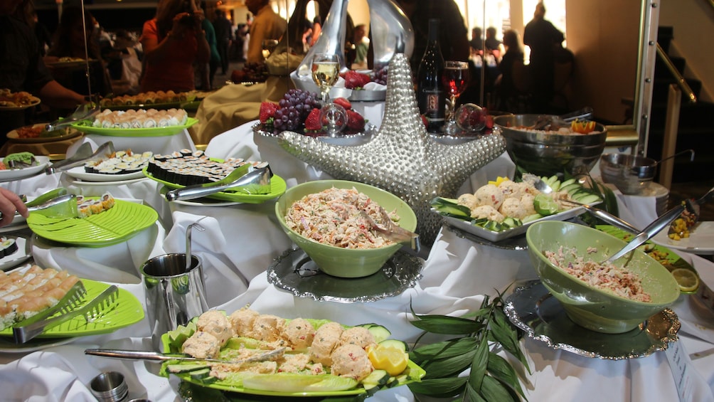 Seafood brunch buffet is available on the cruise around Coronado Bay in San Diego