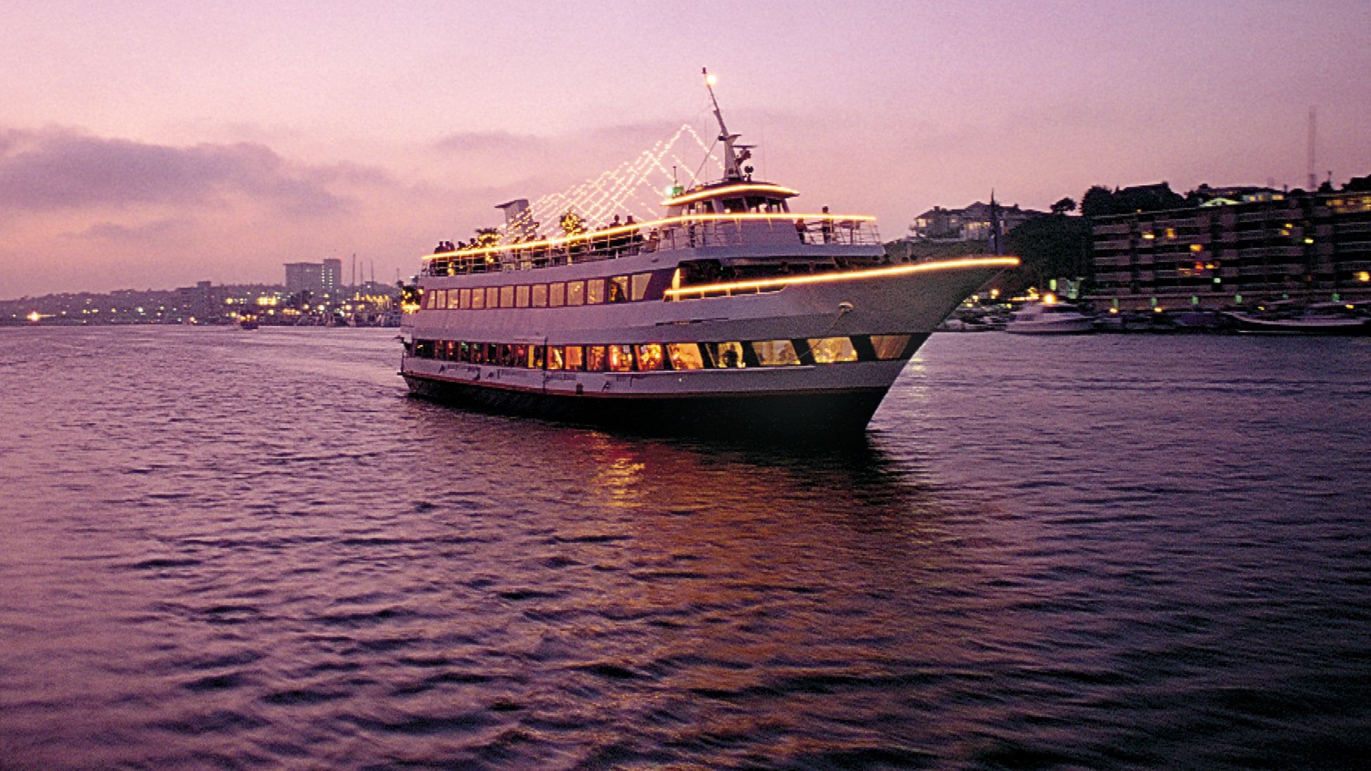 Unforgettable Dinner Cruise in Long Beach: A Travel Enthusiast's Guide