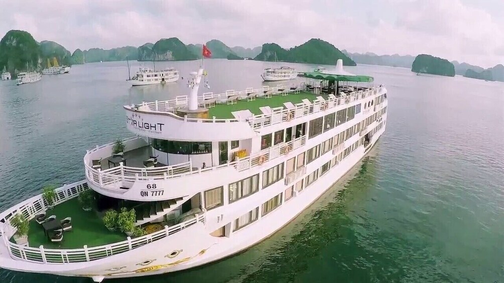 2 Day Hanoi Halong Bay & Bai Tu Long Bay on Starlight Cruise