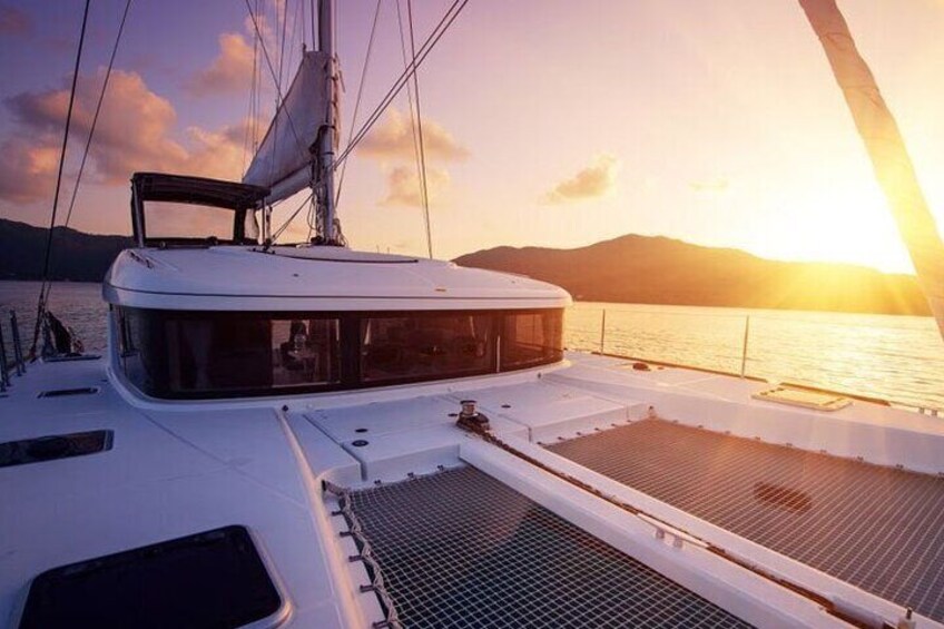 Private Catamaran Yacht Charter to Maiton & Coral Islands