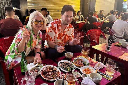 Saigon Street Food By Night - Tour privato di Foodie City con guida locale