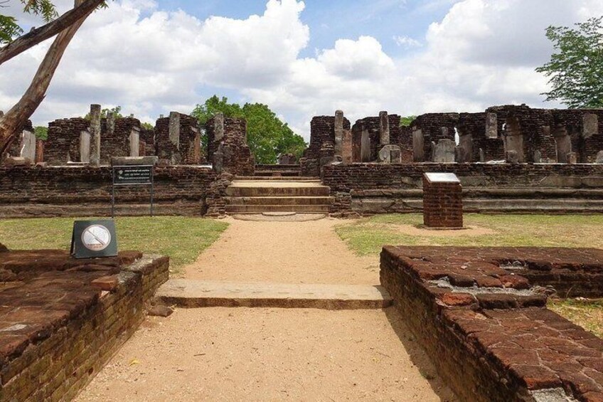 Day Tour to Sigiriya Rock Fortress & Ancient City Polonnaruwa From Trincomalee.