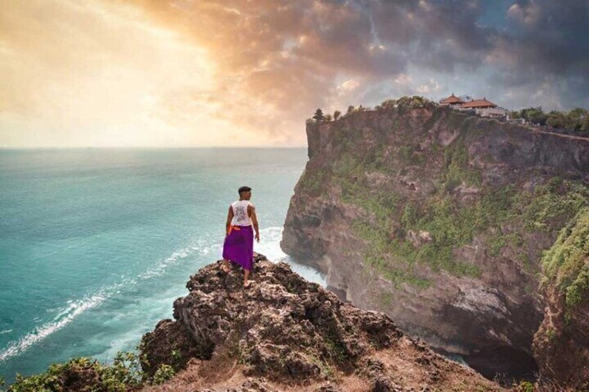 Uluwatu Temple & Kecak Fire Dance Show (Include All Tickets)