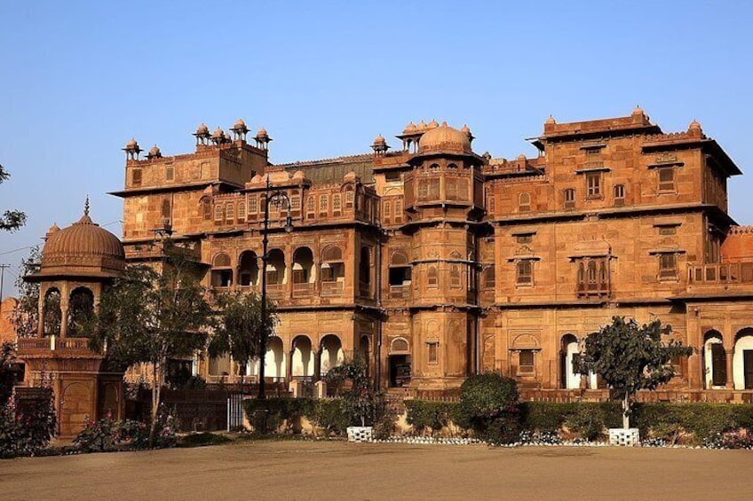 Bikaner Full Day Sightseeing with Junagarh Fort & Temples and Lunch